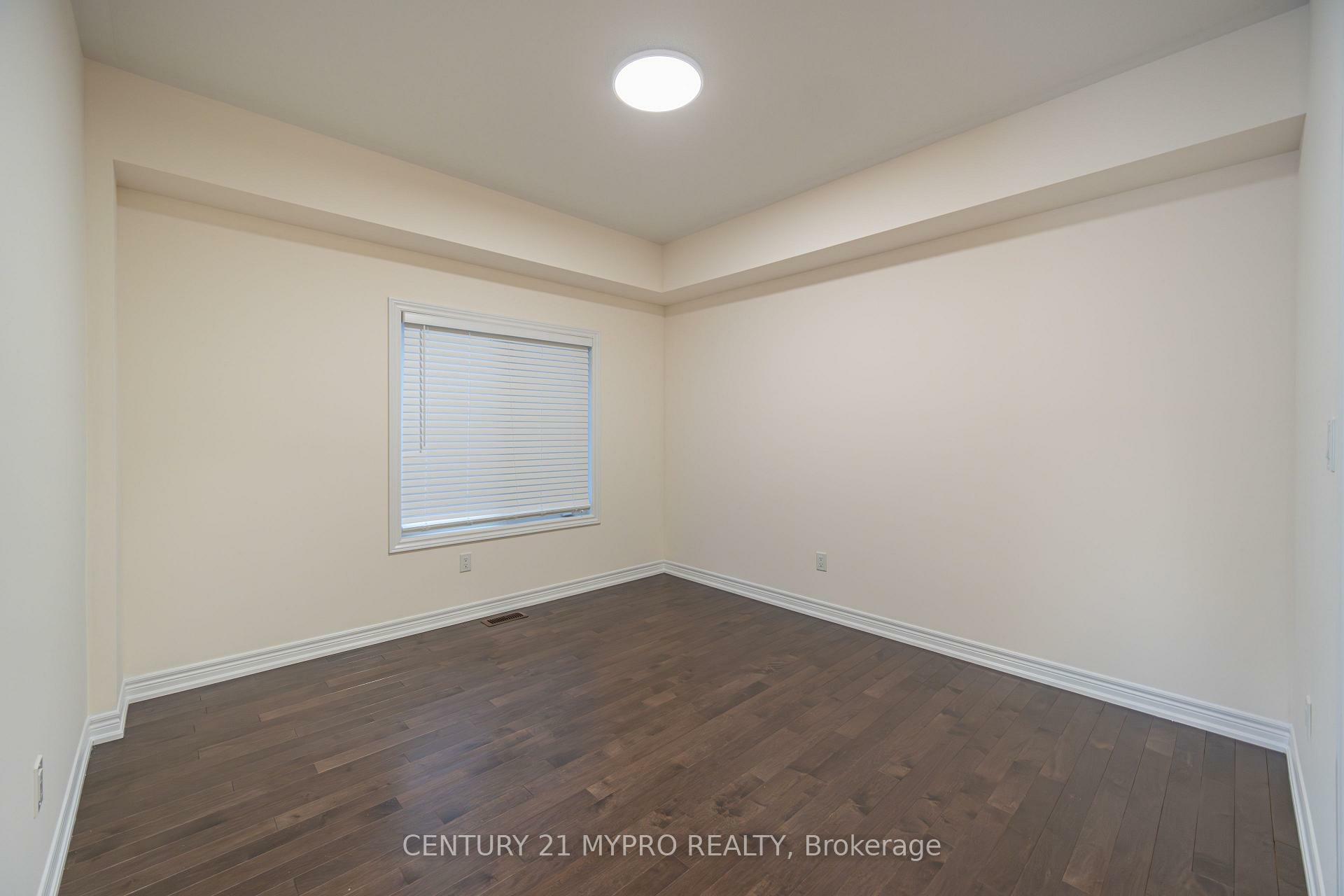 Property Photo:  33 Pietrowski Drive  ON L4P 0J7 