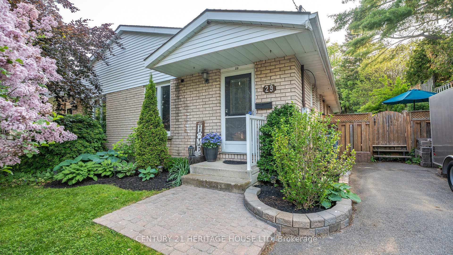 Property Photo:  29 Amelia Street  ON N3L 1Z4 