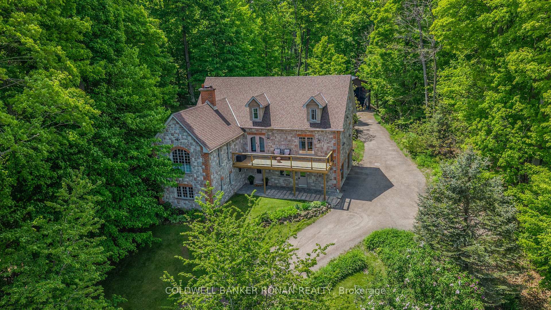 Property Photo:  38 Big Tree Circle  ON L0M 1M0 
