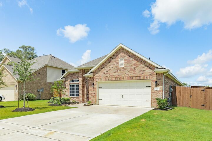 Property Photo:  133 Water Grass Trail  TX 77531 