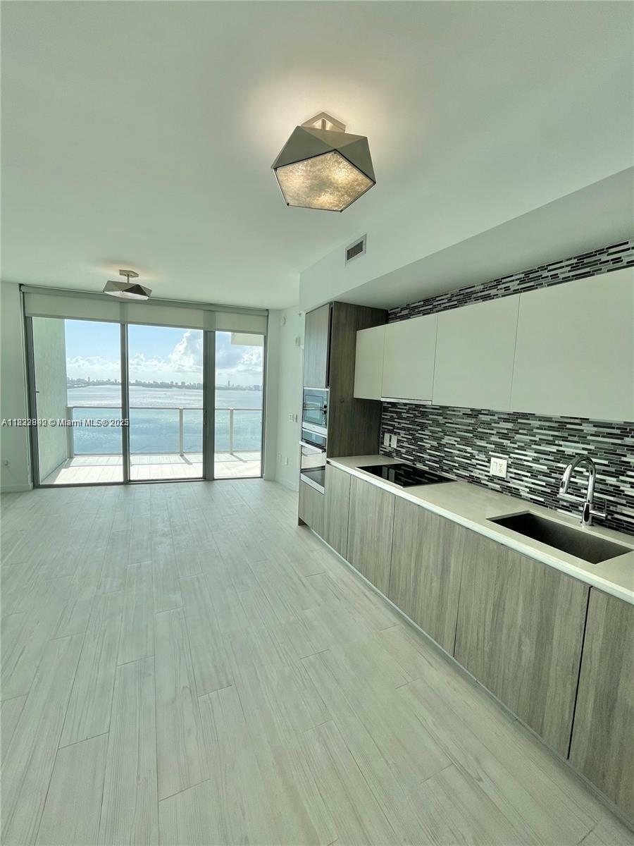 Property Photo:  2900 NE 7th Ave 2706  FL 33137 