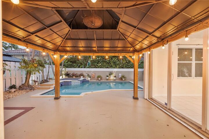 Property Photo: 14604 SW 132nd Ave FL 33186