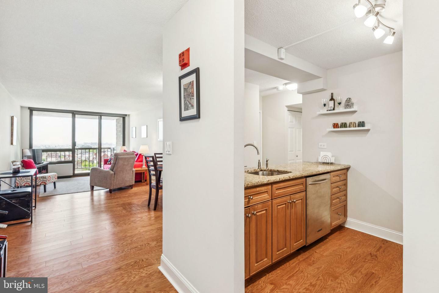Property Photo:  233 S 6th Street 1412B  PA 19106 