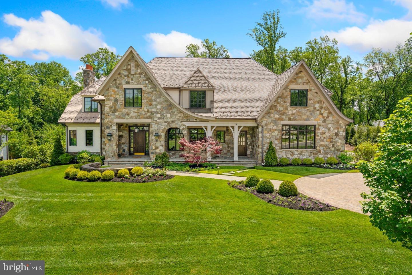 Property Photo:  954 Mackall Farms Lane  VA 22101 