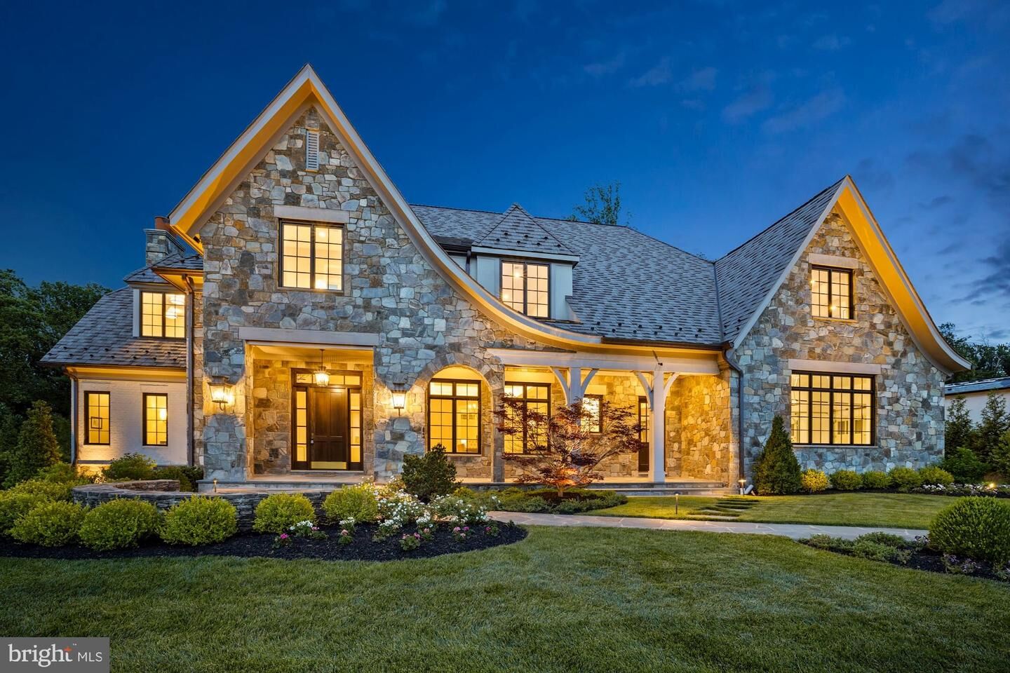 Property Photo: 954 Mackall Farms Lane VA 22101