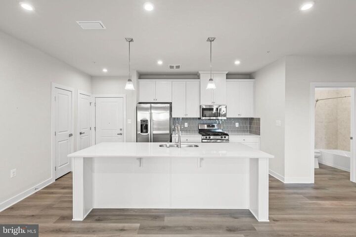 Property Photo:  140 McCormick Circle 403  VA 22602 