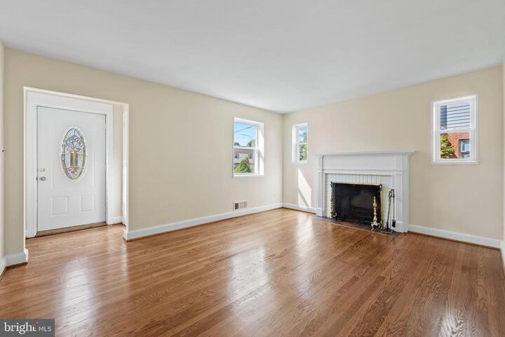 Property Photo: 11807 Grandview Avenue MD 20902