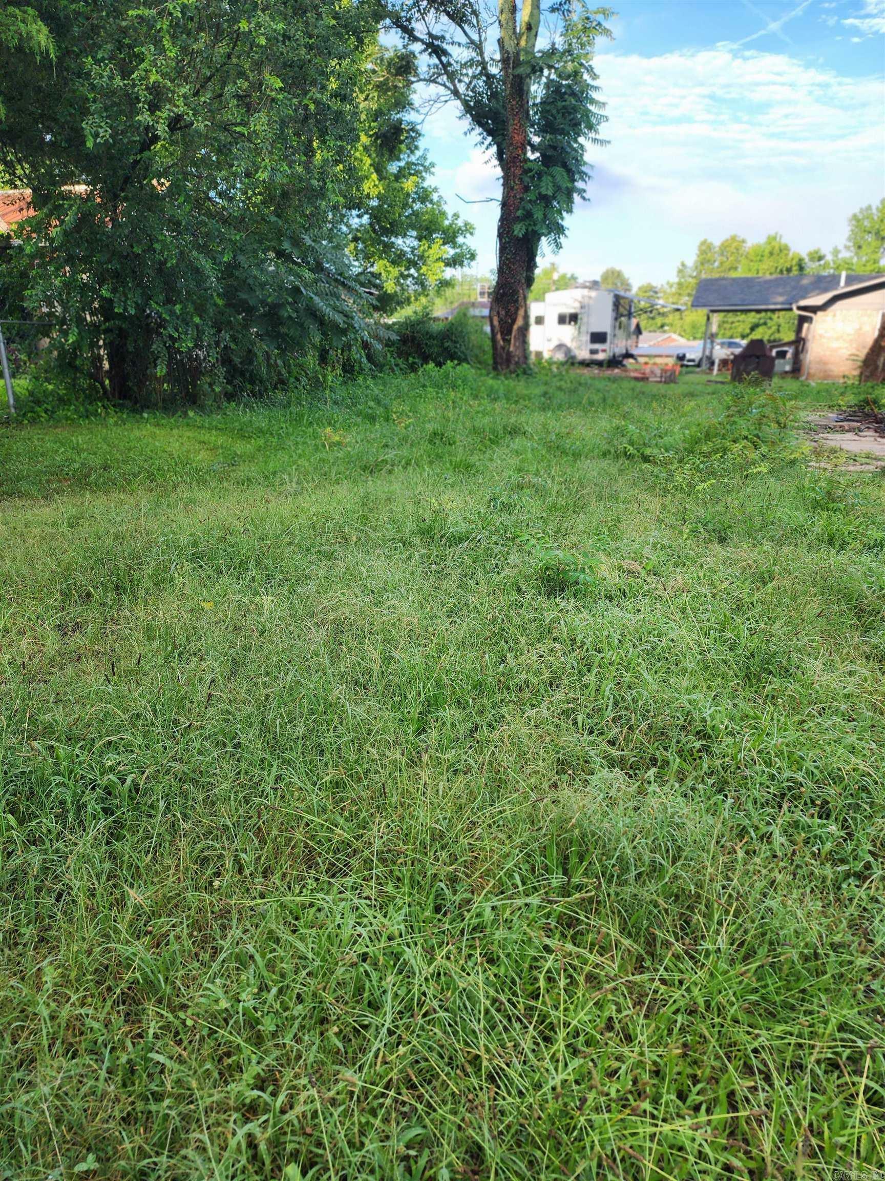 Property Photo: 1101 S Tenth Street AR 71953