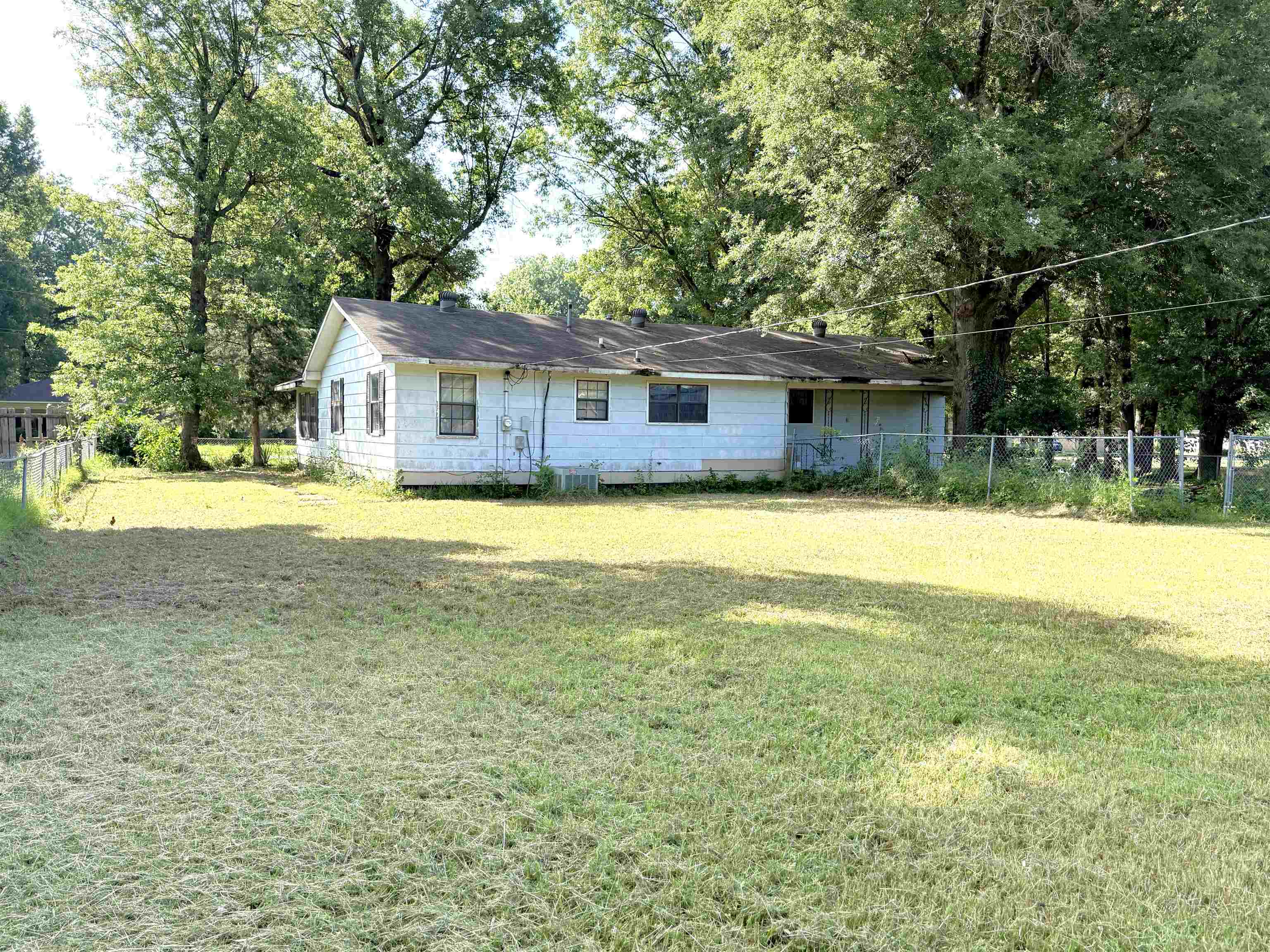 Property Photo:  502 SE Miller  AR 72433 