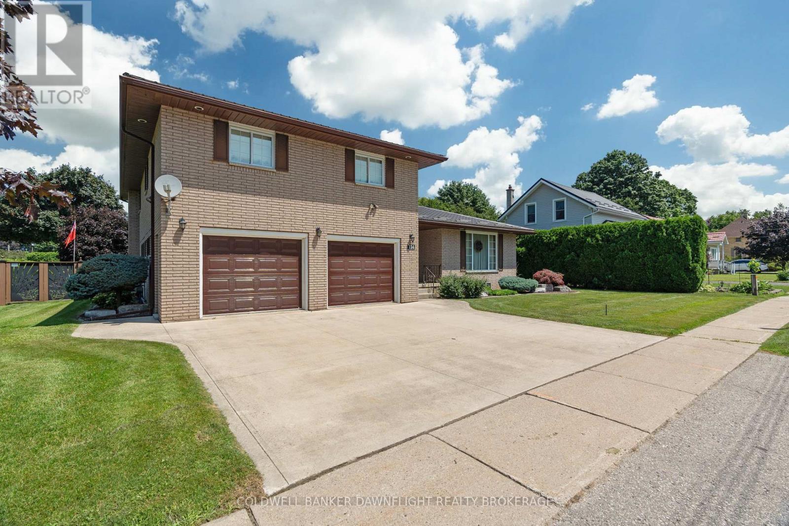 Property Photo: 154 Gidley Street West ON N0M 1S2