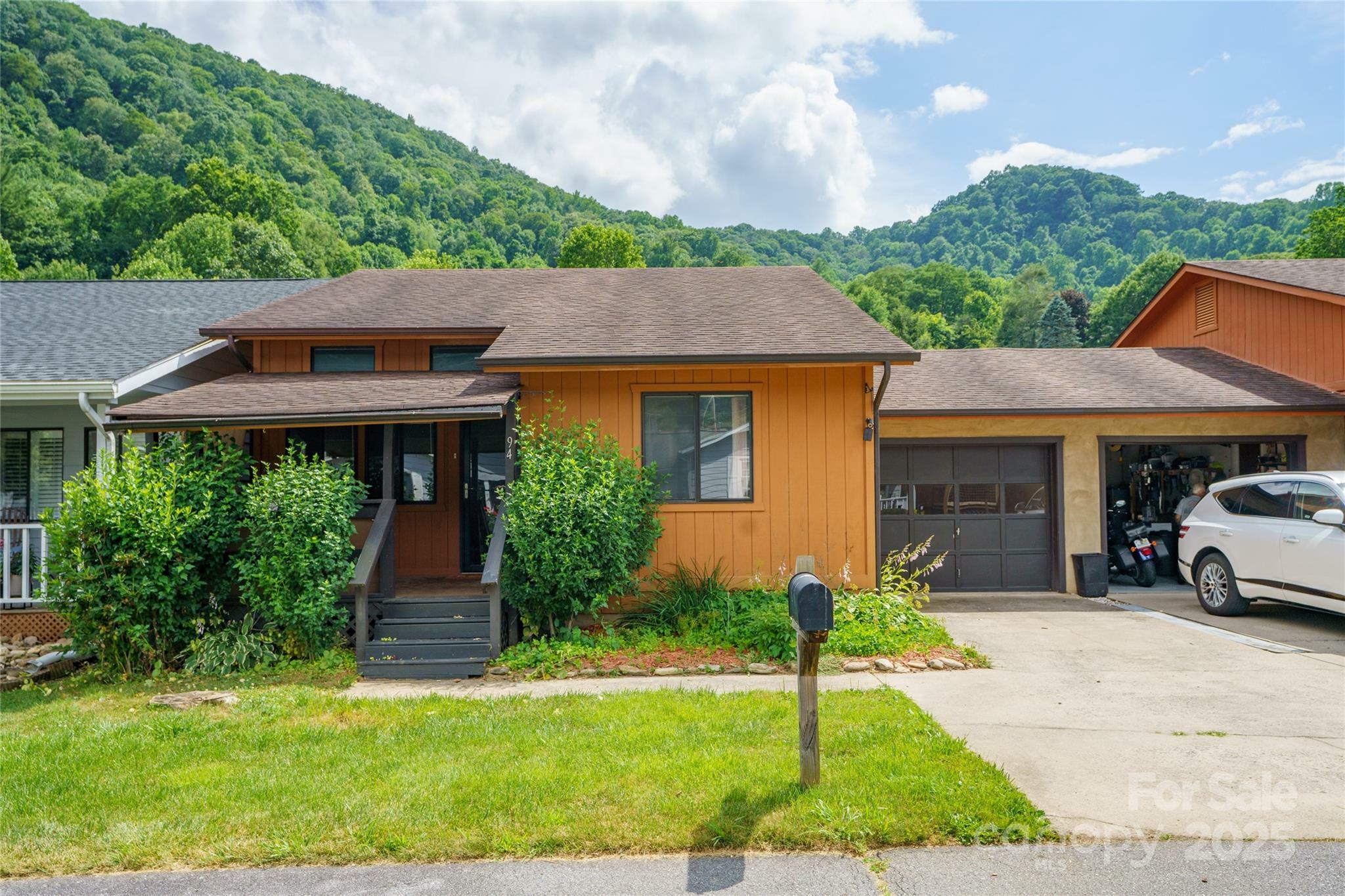 Property Photo: 94 Market Street NC 28751