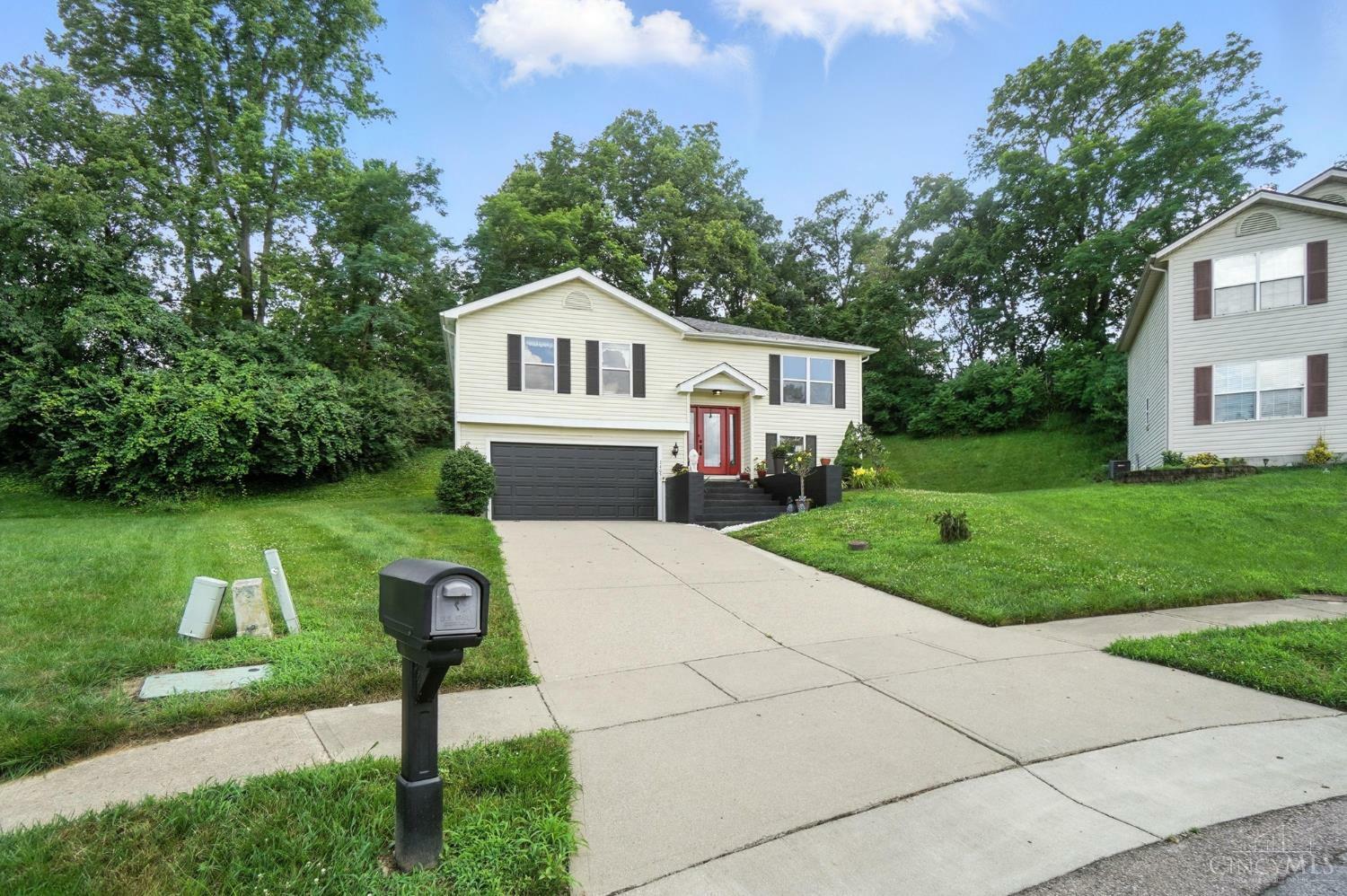 Property Photo:  7405 Shady Knoll Circle  OH 45069 