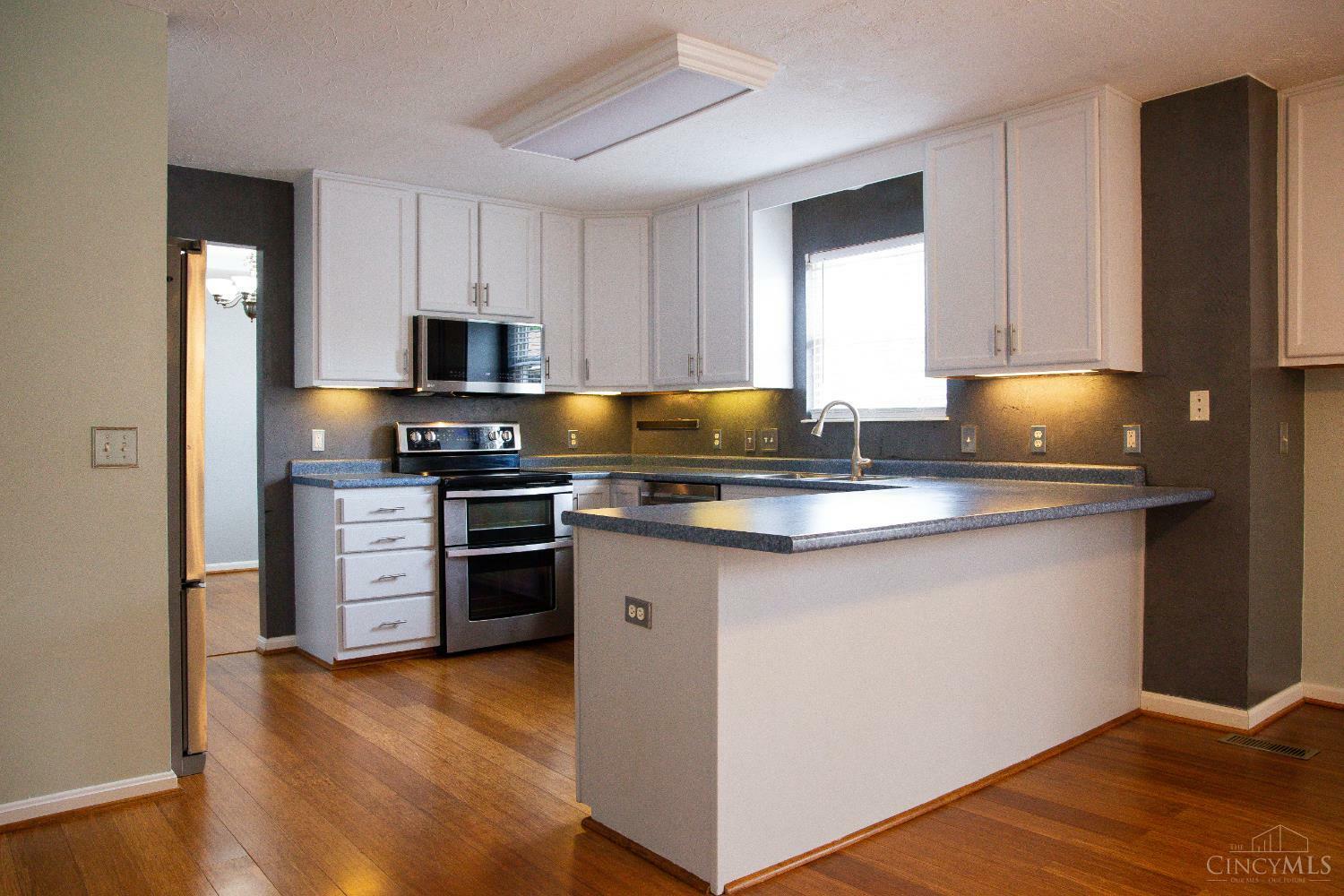 Property Photo:  5427 Cherry Blossom Court  OH 45150 