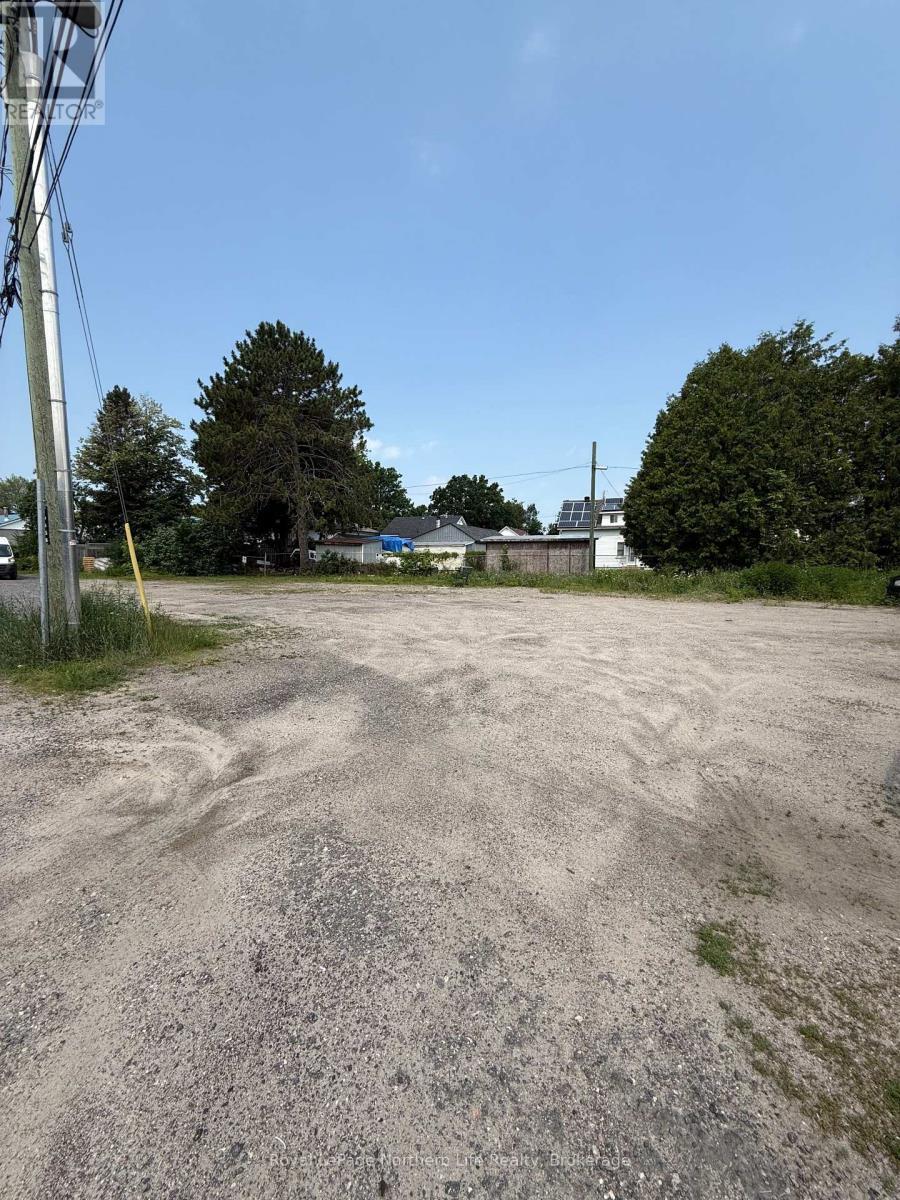 Photo de la propriété:  328 Dudley Avenue  ON P1A 7A5 
