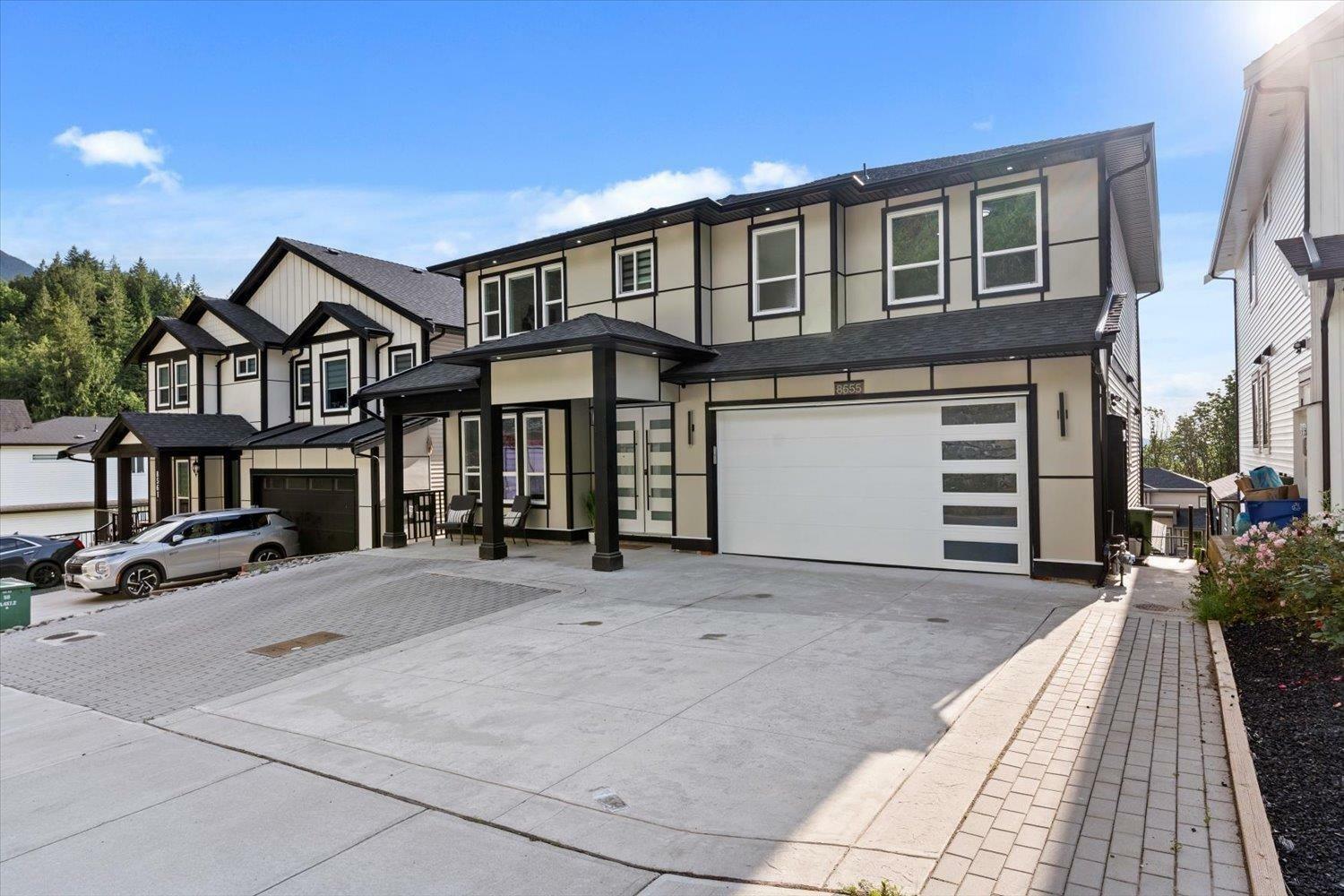 8555 Forest Gate Drive  Chilliwack BC V4Z 0C7 photo