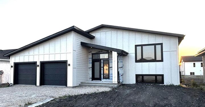 Property Photo:  75 Harvest Bay  MB R5G 0C1 