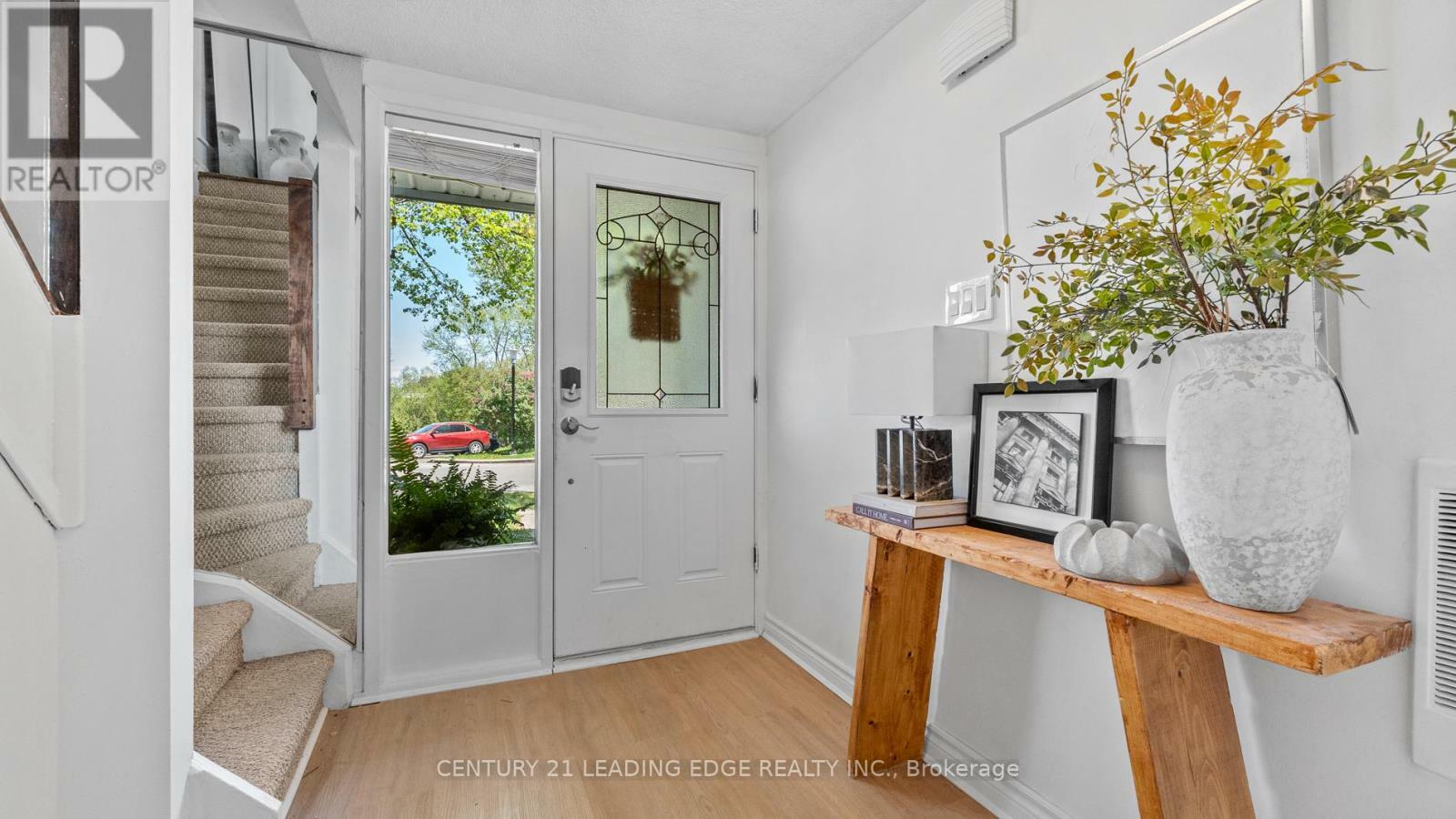 Property Photo: 909 King Street West 6 ON L1J 2L4