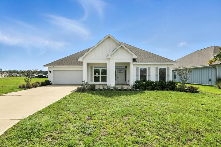 Property Photo: 3380 Southwind Drive FL 32563