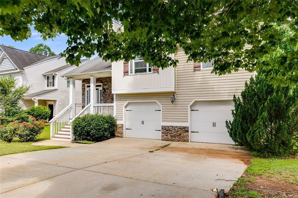 Property Photo: 7125 Creeksong Drive GA 30134