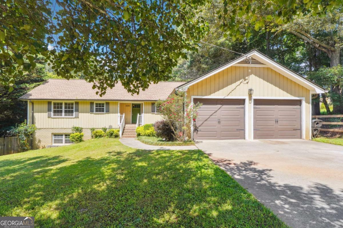 Property Photo: 2220 Williams Lane GA 30028