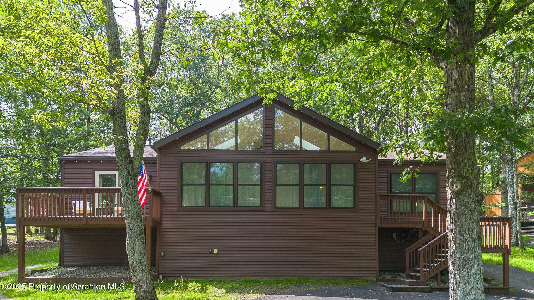 Property Photo:  257 Somerset Drive  PA 18301 
