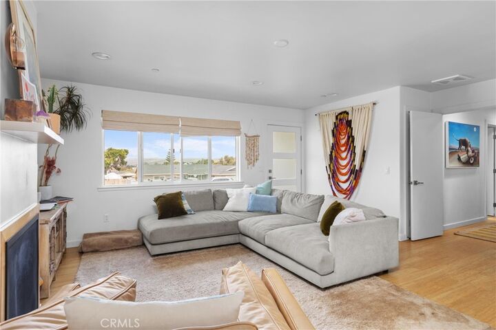 Property Photo:  733 Lilac Drive  CA 93402 