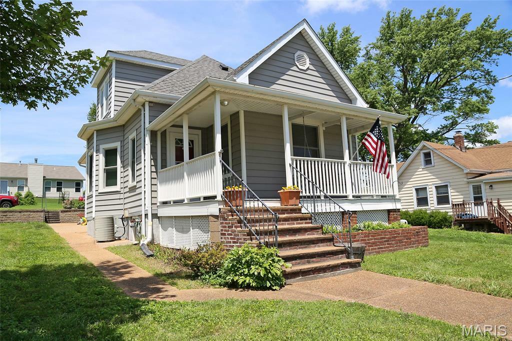 Property Photo: 207 Fee Fee Road MO 63043