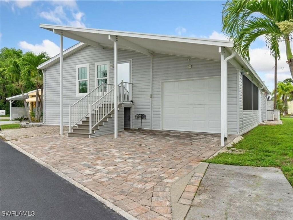 Property Photo: 113 Willow Lane 21 FL 34114