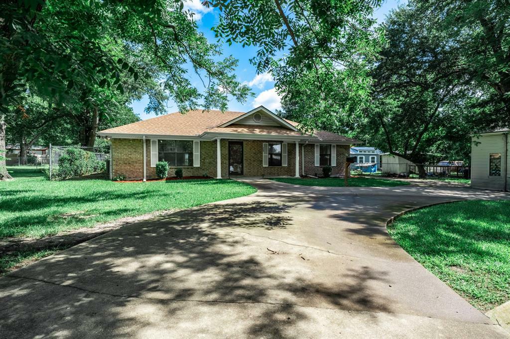 Property Photo: 239 E College Street TX 75410