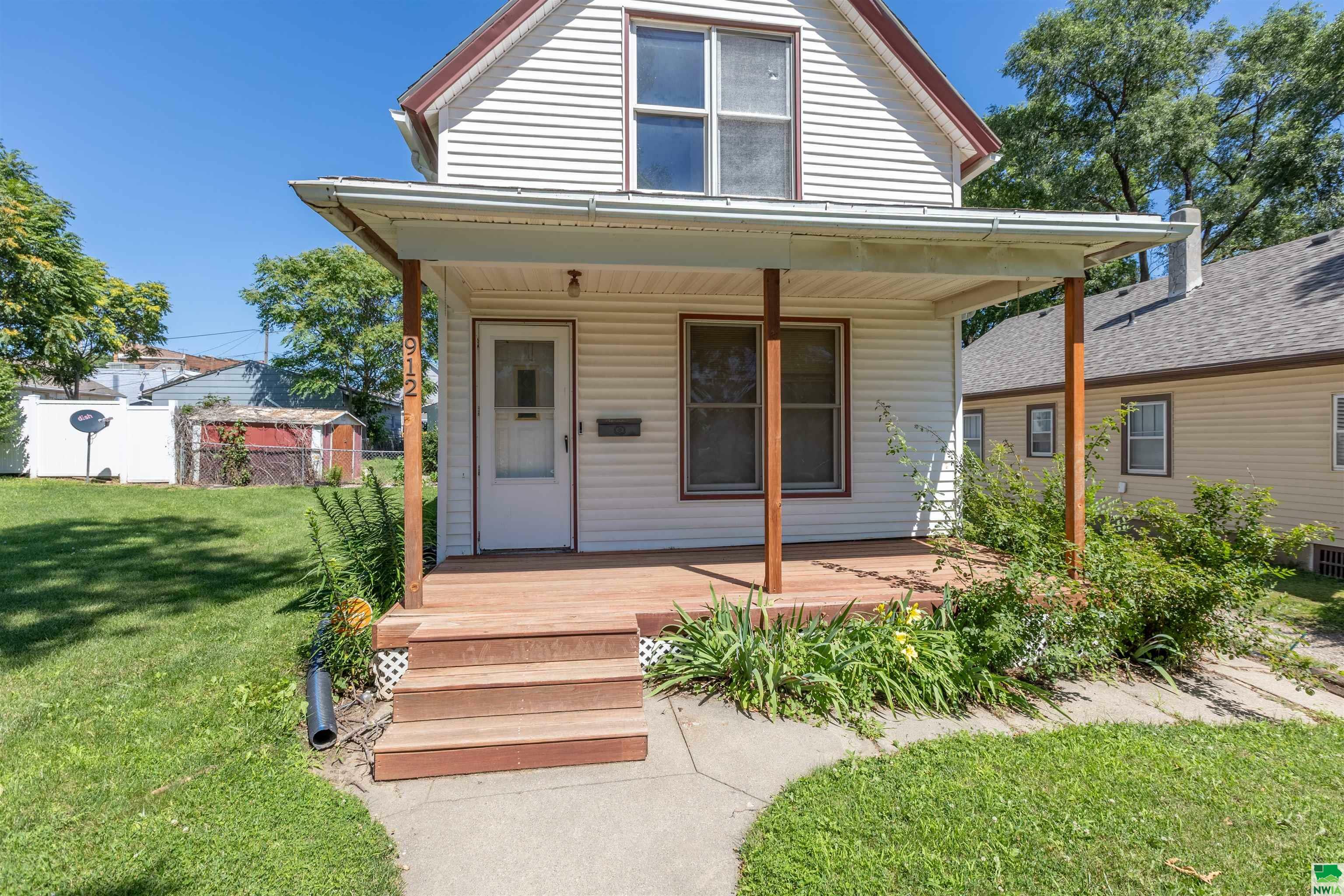 Property Photo: 912 S Alice Street IA 51106