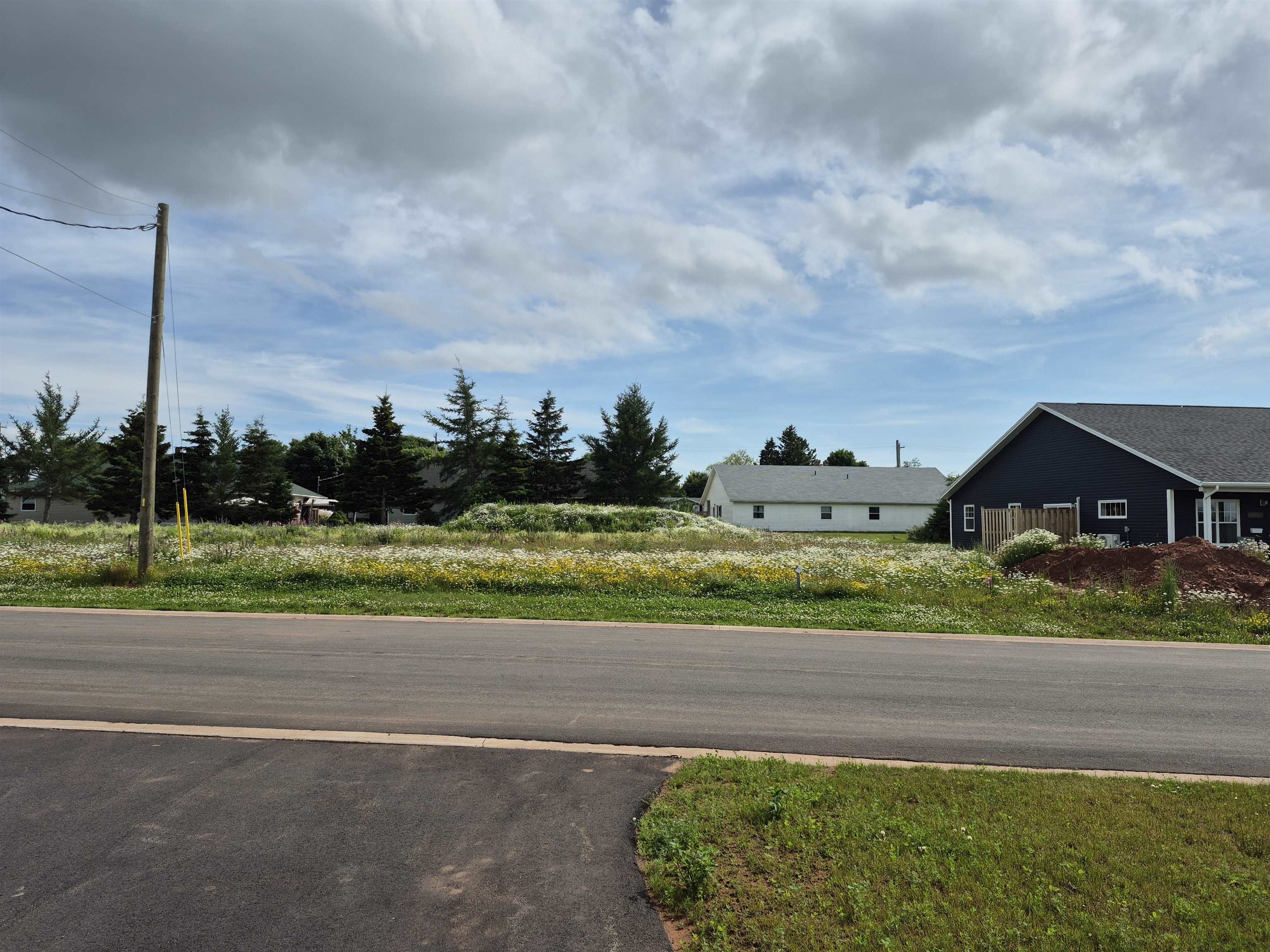 Property Photo:  132-134 Key Avenue 21-3  PE C1N 5J4 