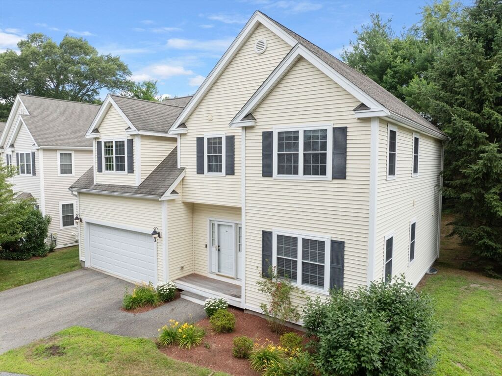Property Photo:  5 Equestrian 5  MA 01824 