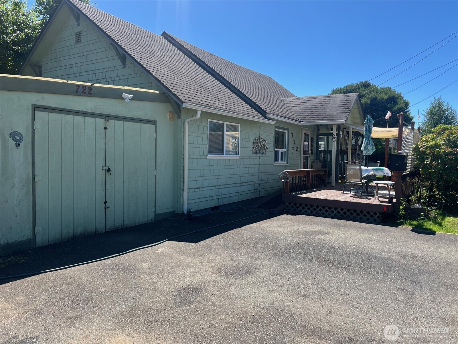 Property Photo:  722  Queen Avenue  WA 98550 