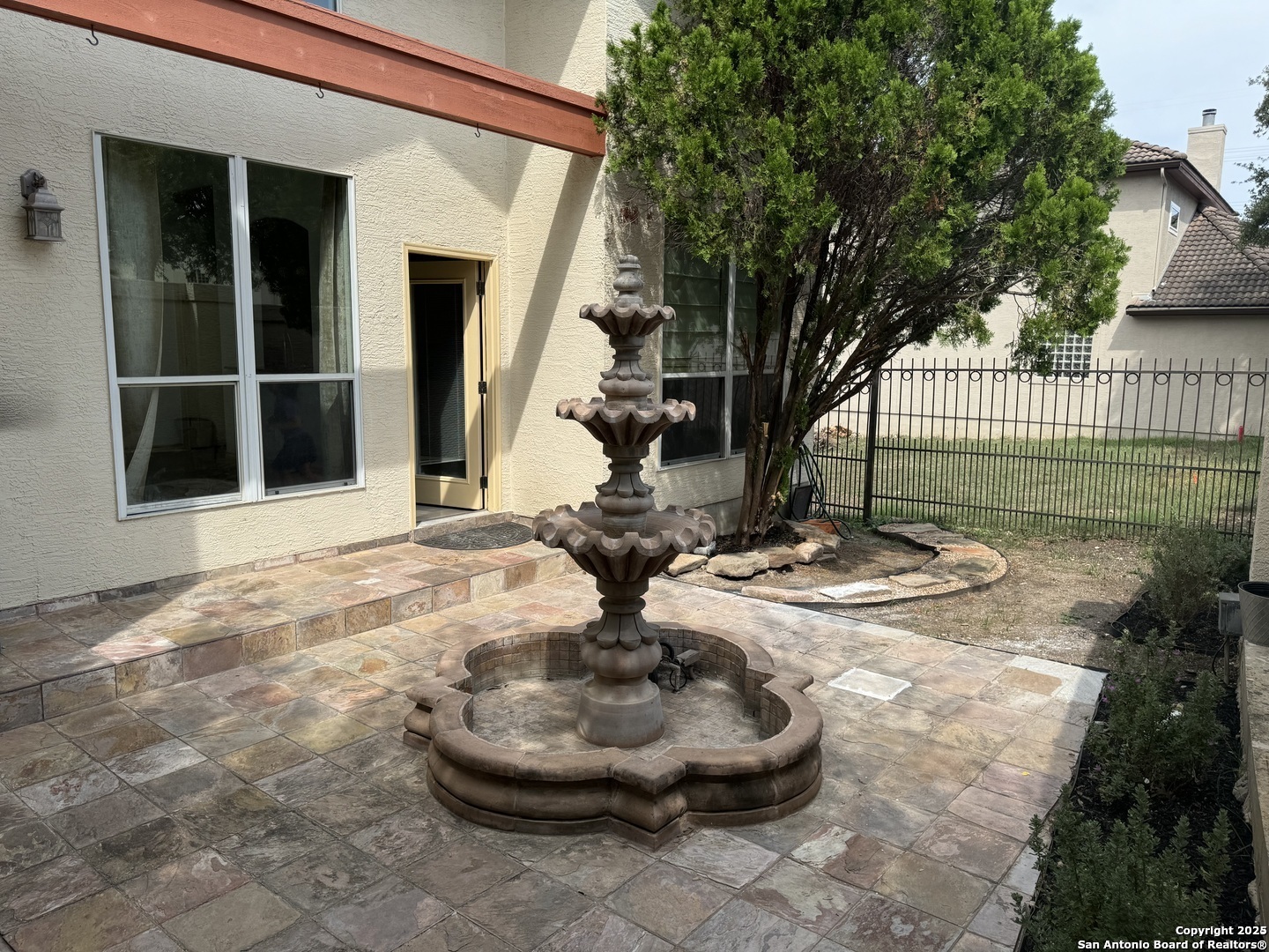 Property Photo: 18906 Las Vistas TX 78258