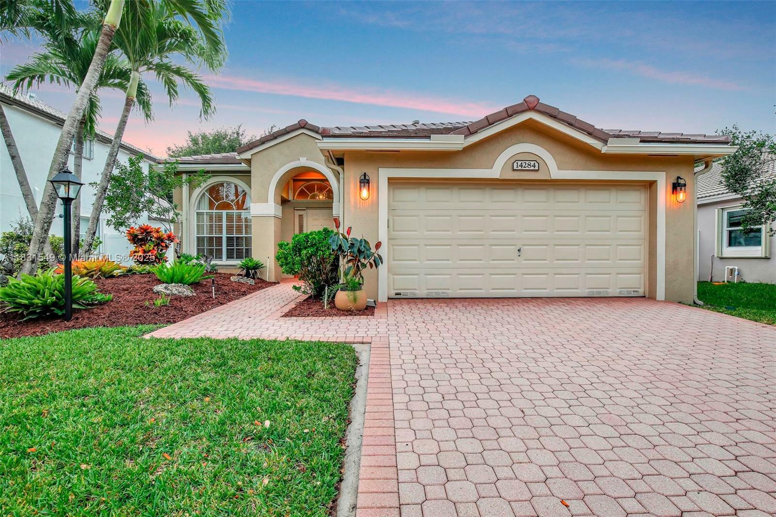 14284 NW 22nd St  Pembroke Pines FL 33028 photo