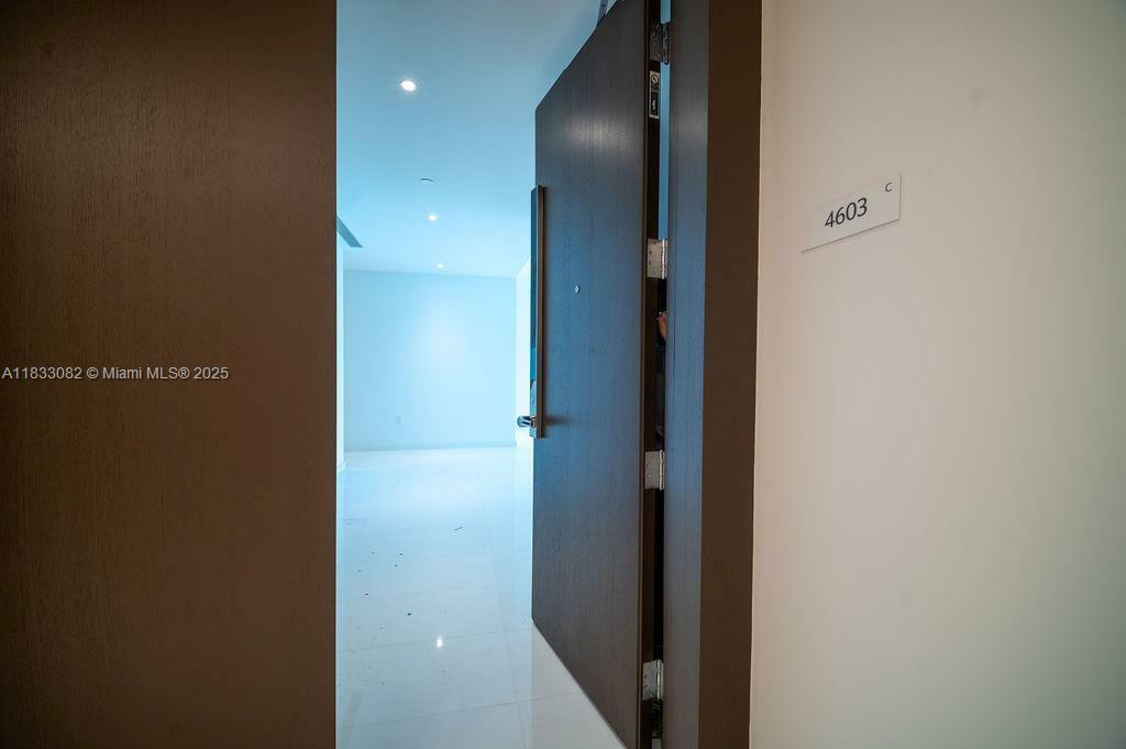 Property Photo:  300 Biscayne Blvd Way 4603  FL 33131 