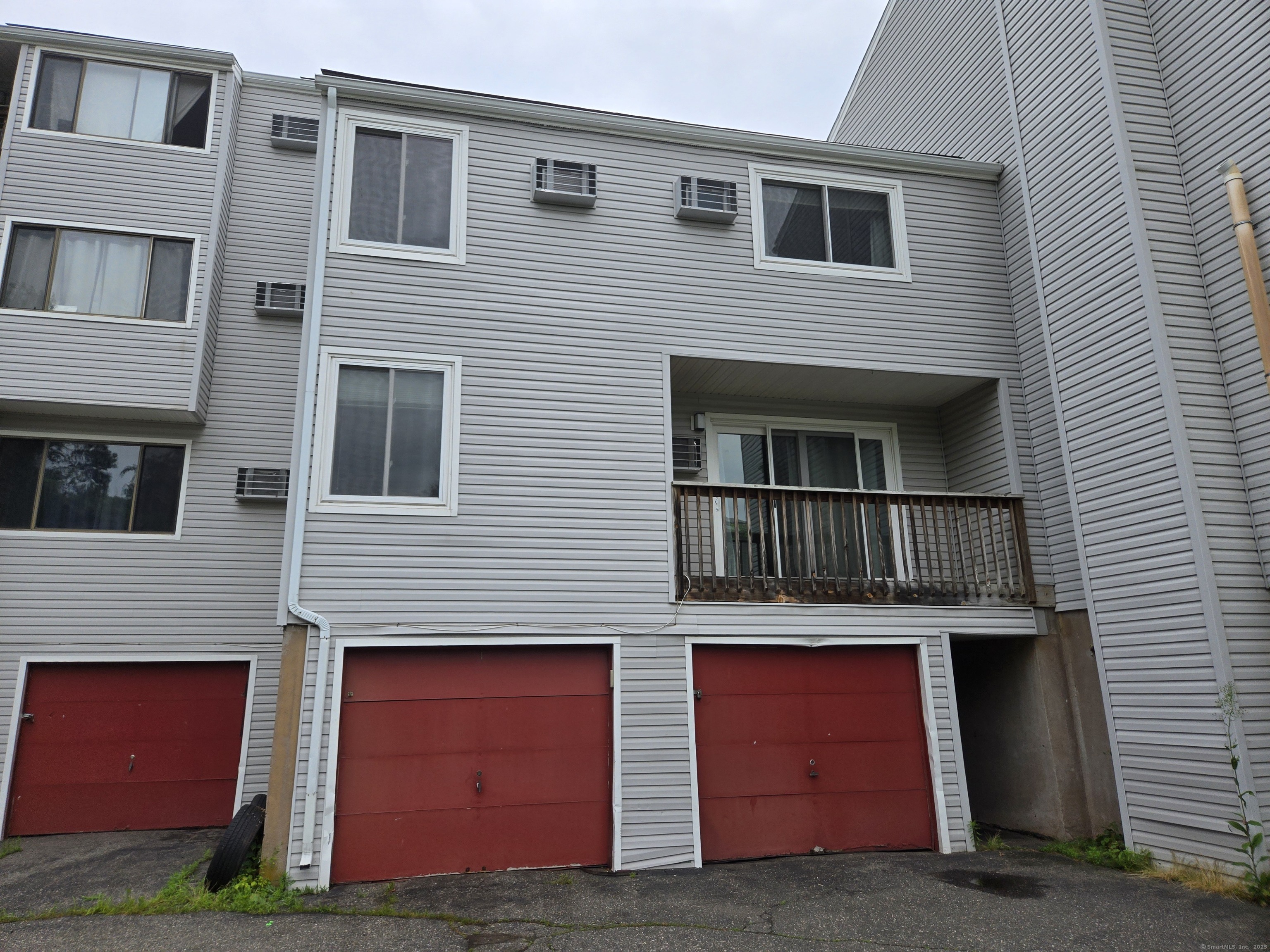 Property Photo: 655 Talcottville Road Apt 89 CT 06066