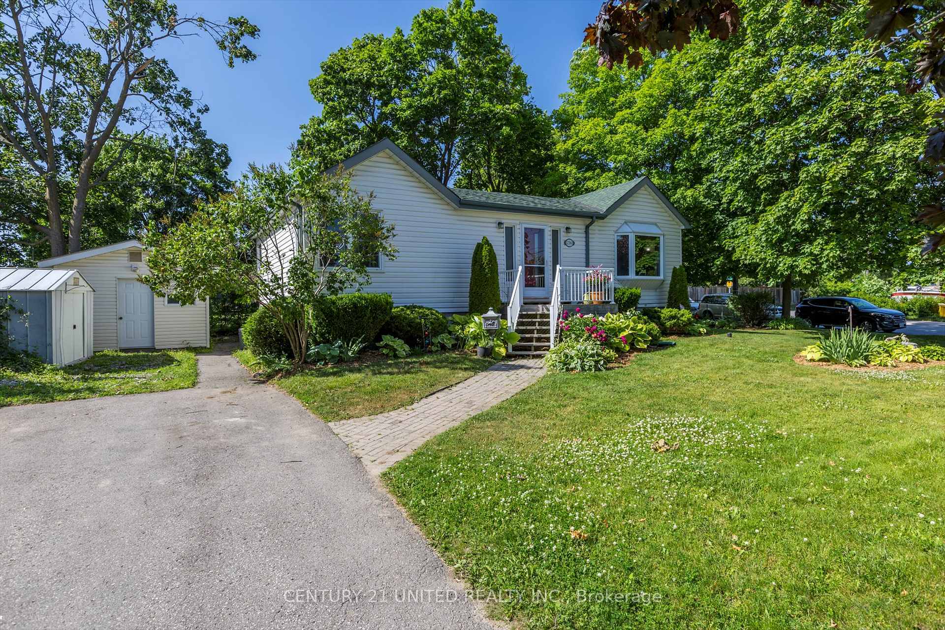 Photo de la propriété: 236 Lee Street ON K9H 5P1
