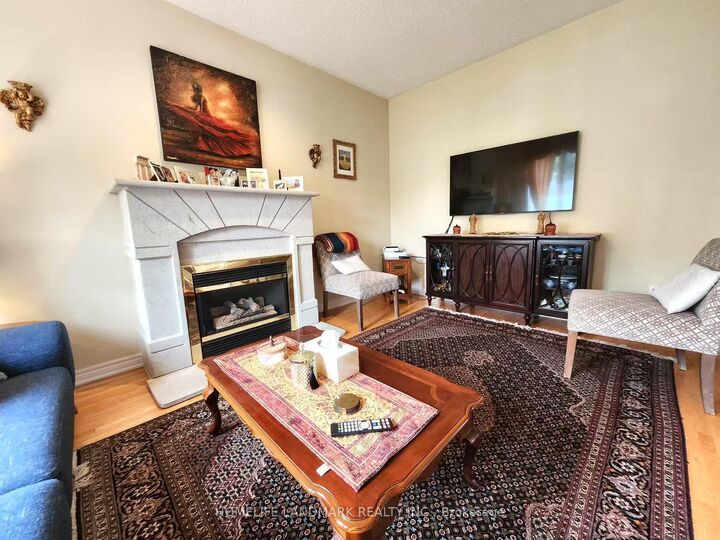 Photo de la propriété:  25 Lord  Nelson Court  ON L4S 1Y2 