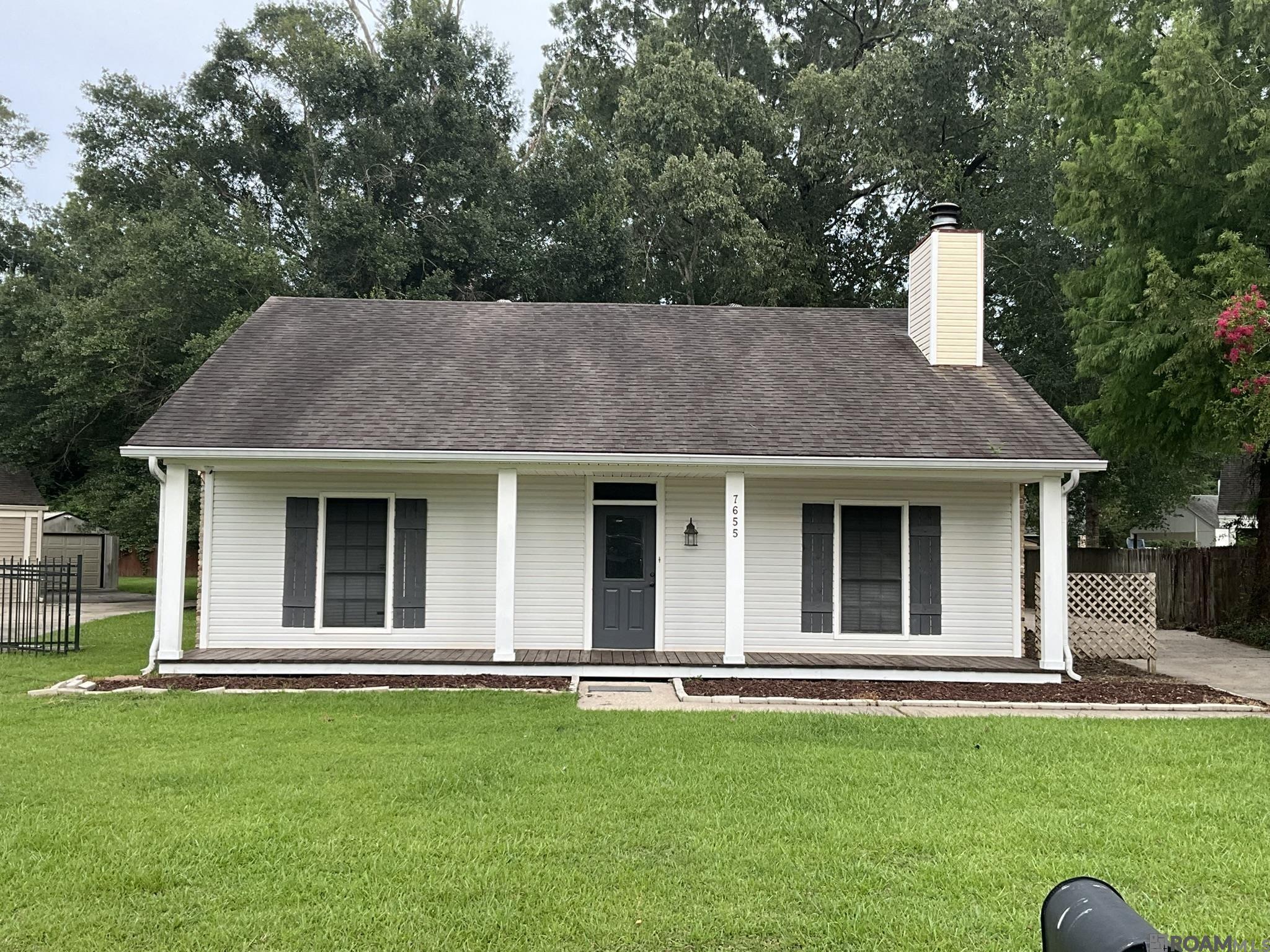 Property Photo: 7655 Dividend Dr LA 70817