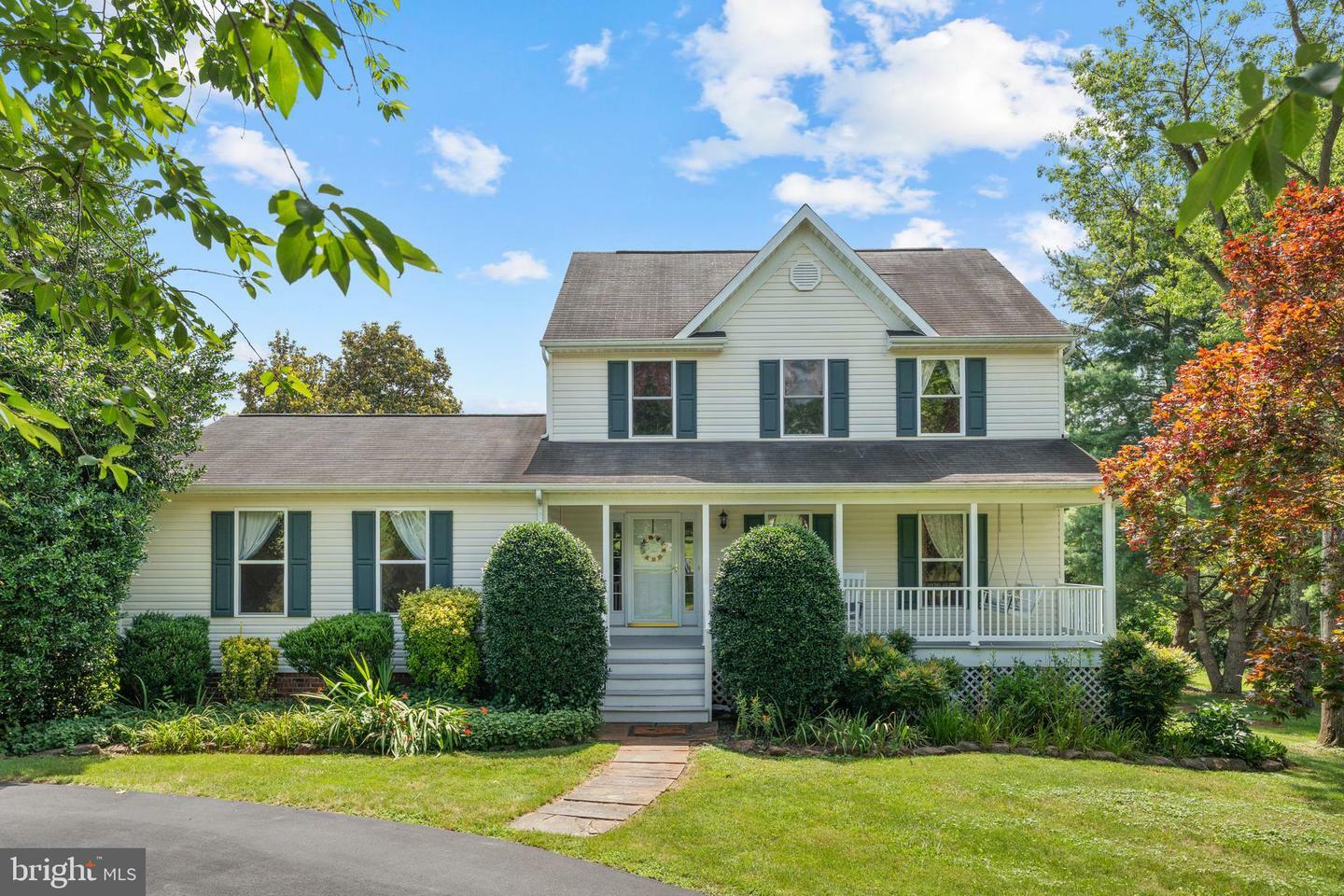 Property Photo: 17417 Hawthorne Avenue VA 22701
