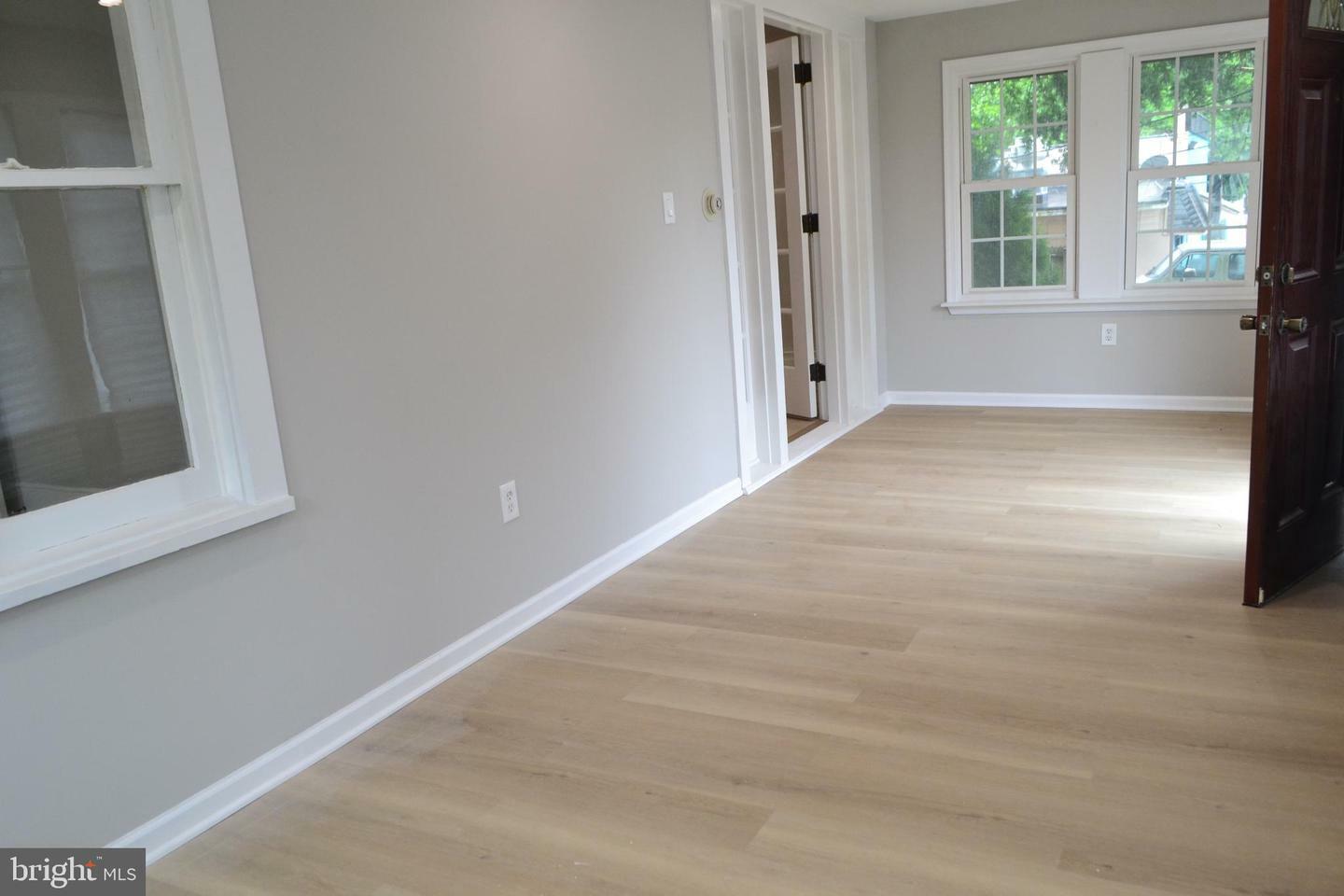 Property Photo: 163 State Street NJ 08069