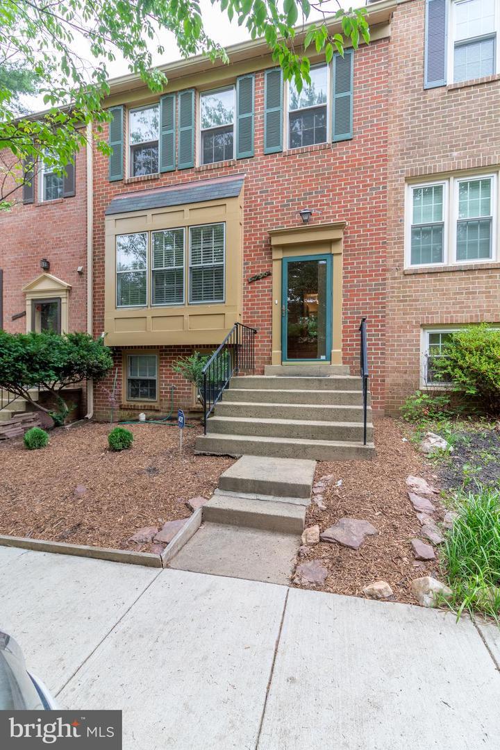 Property Photo: 4796 Gainsborough Drive VA 22032