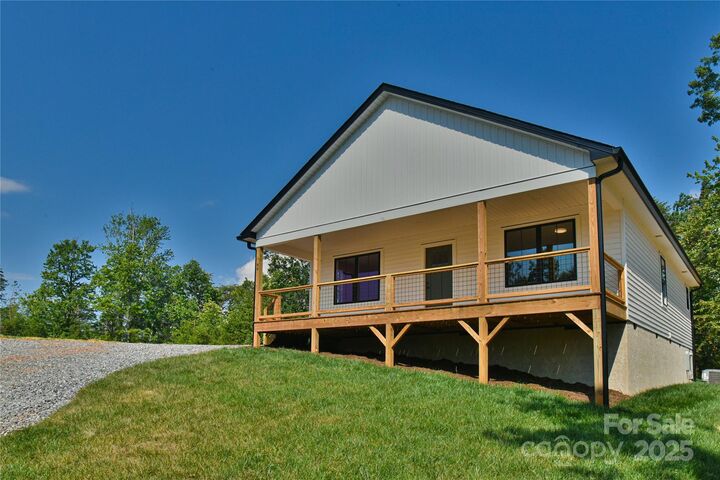 Property Photo: 46 Honeycomb Drive NC 28762