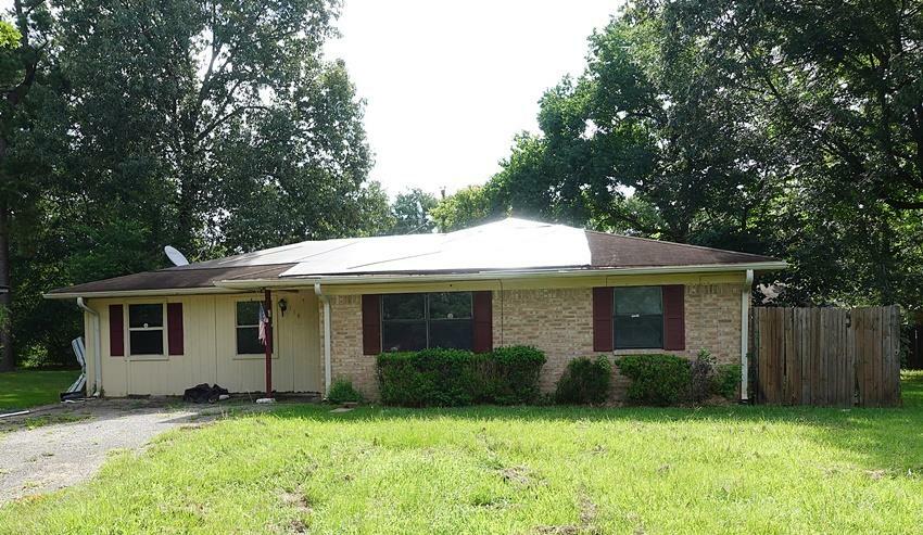 Property Photo: 718 Pinewood TX 75941