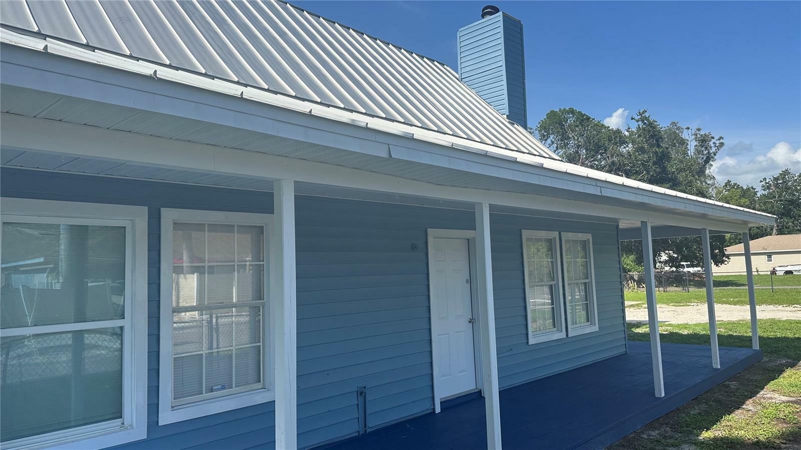 Property Photo: 3320 19th Street Court E FL 34208
