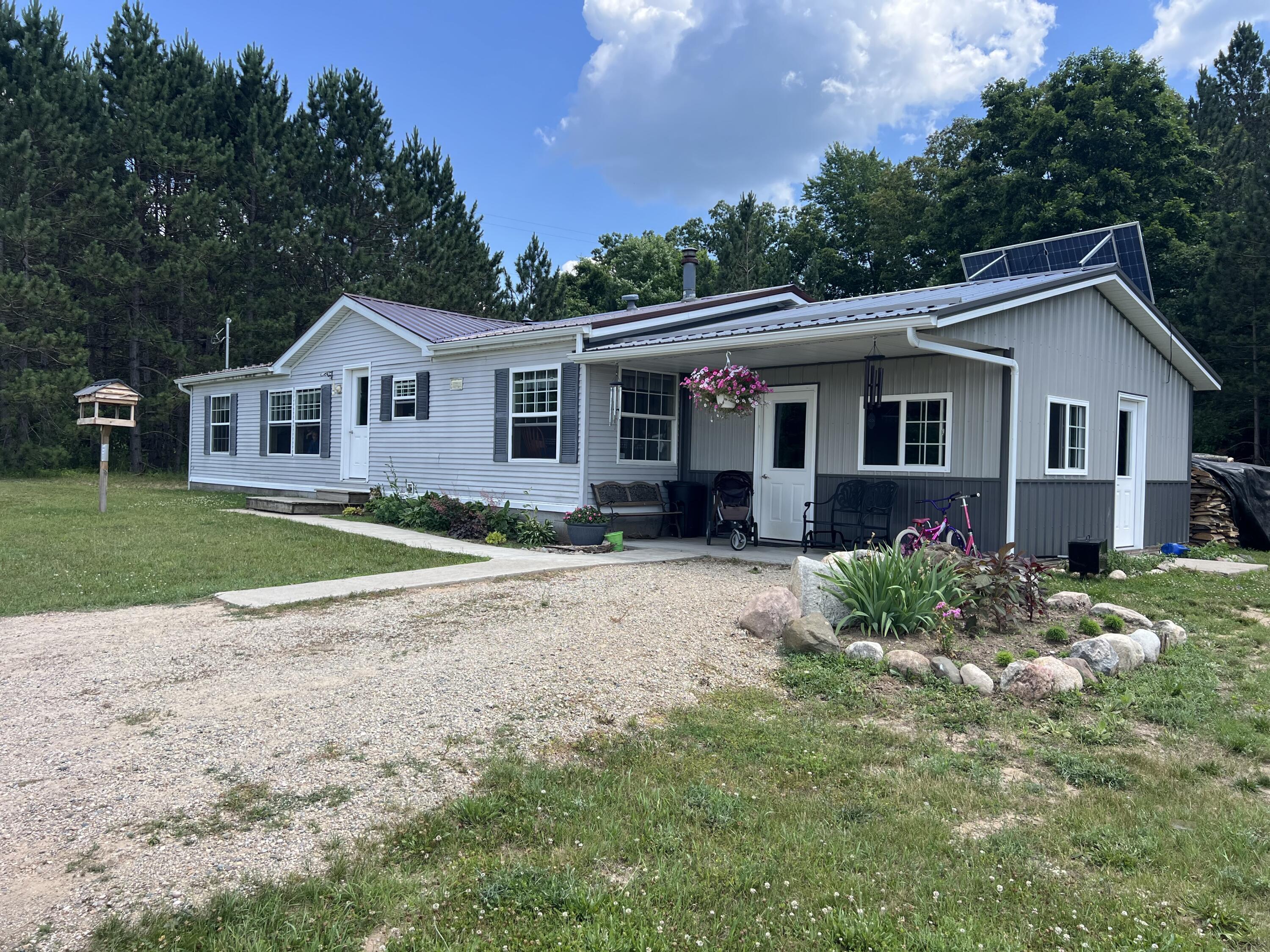 Property Photo: 3435 N Pine Avenue MI 49349