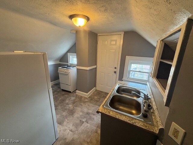 Property Photo: 17118 Broadway Avenue 5 OH 44137