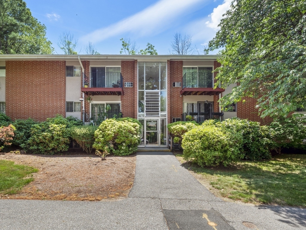 Property Photo:  11 Crescent Dr 8  MA 01810 