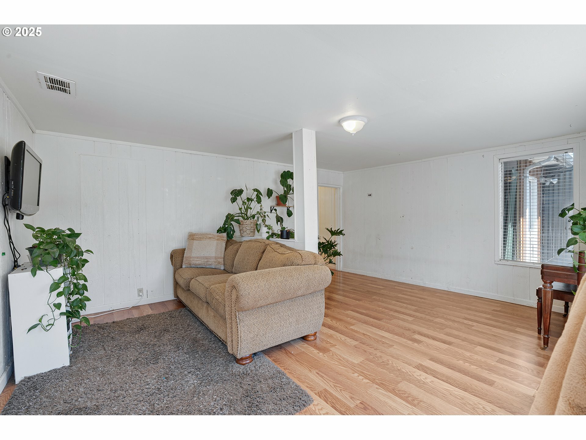 Property Photo:  6712 SE Pardee St A  OR 97206 